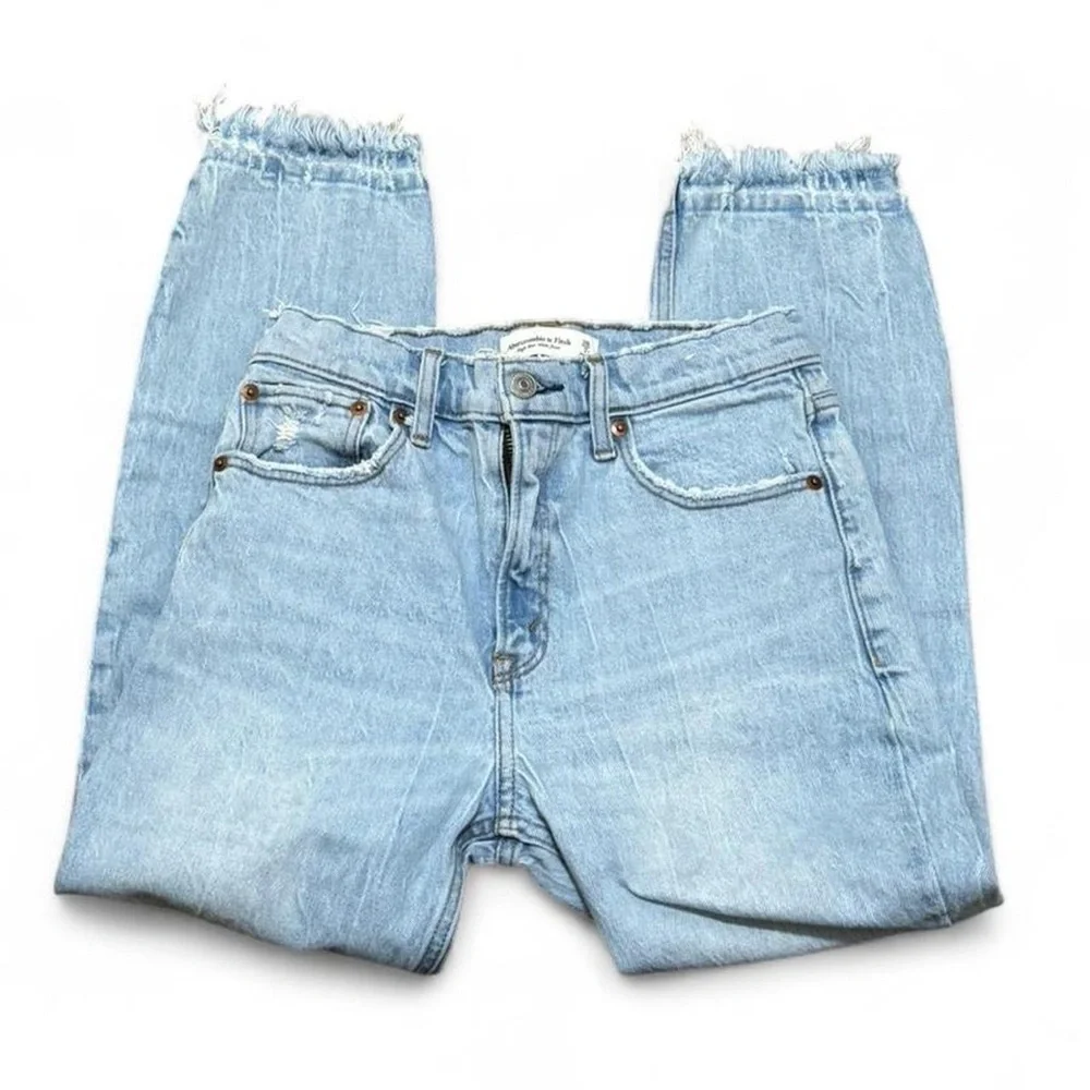 Abercrombie & Fitch Distressed High Rise Mom Denim Jeans Size 26/2 - Picture 1 of 3